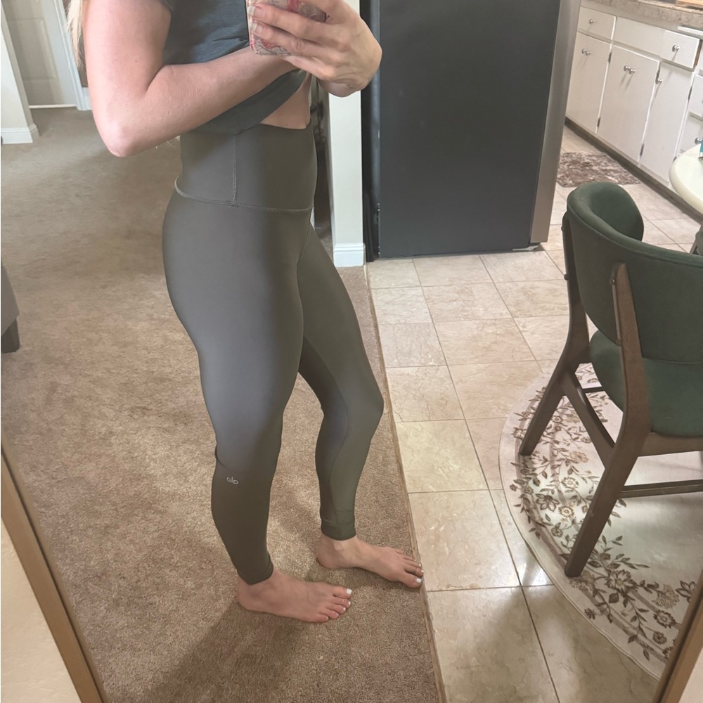 ALO Yoga Green Leggings High-Waisted Athletic Wear